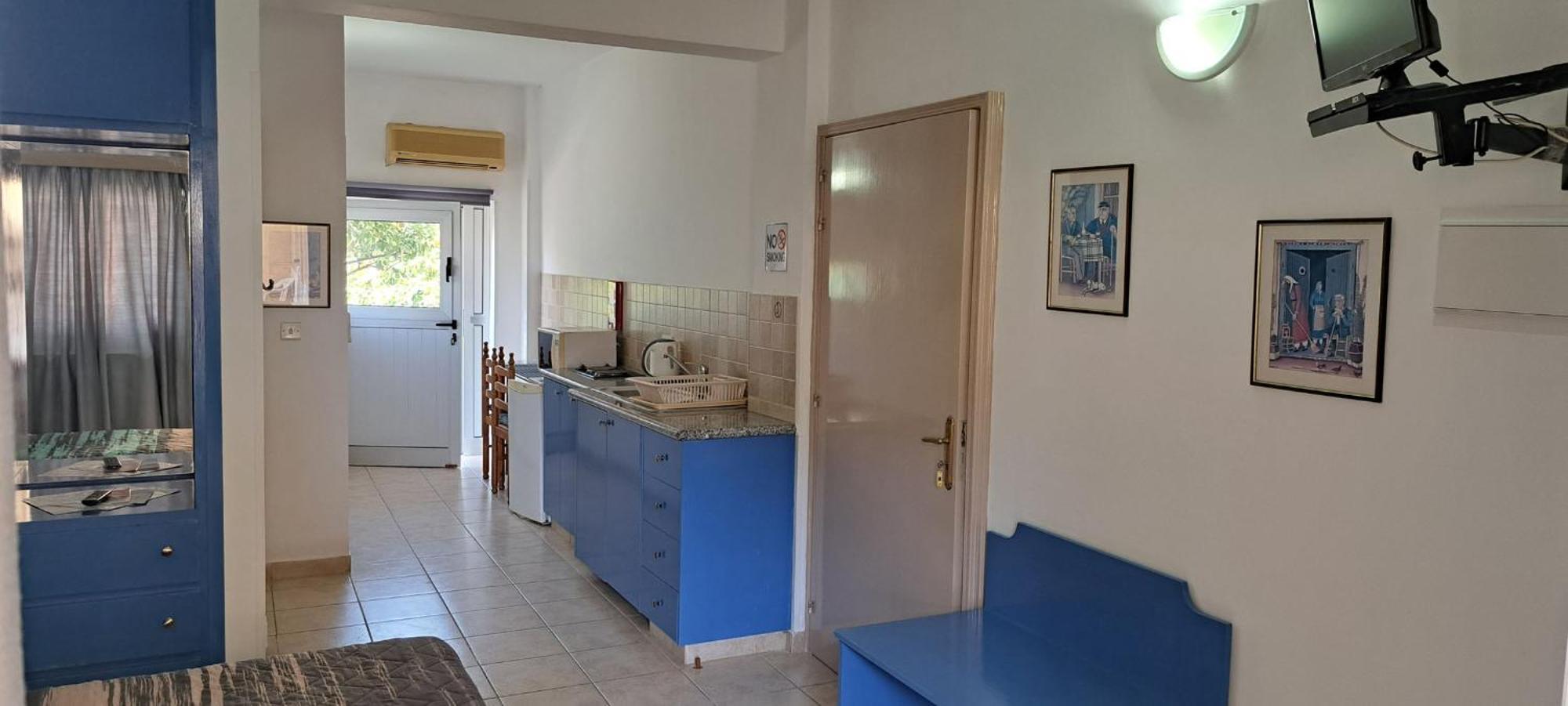 C & A Hotel Apartments Polis Екстер'єр фото