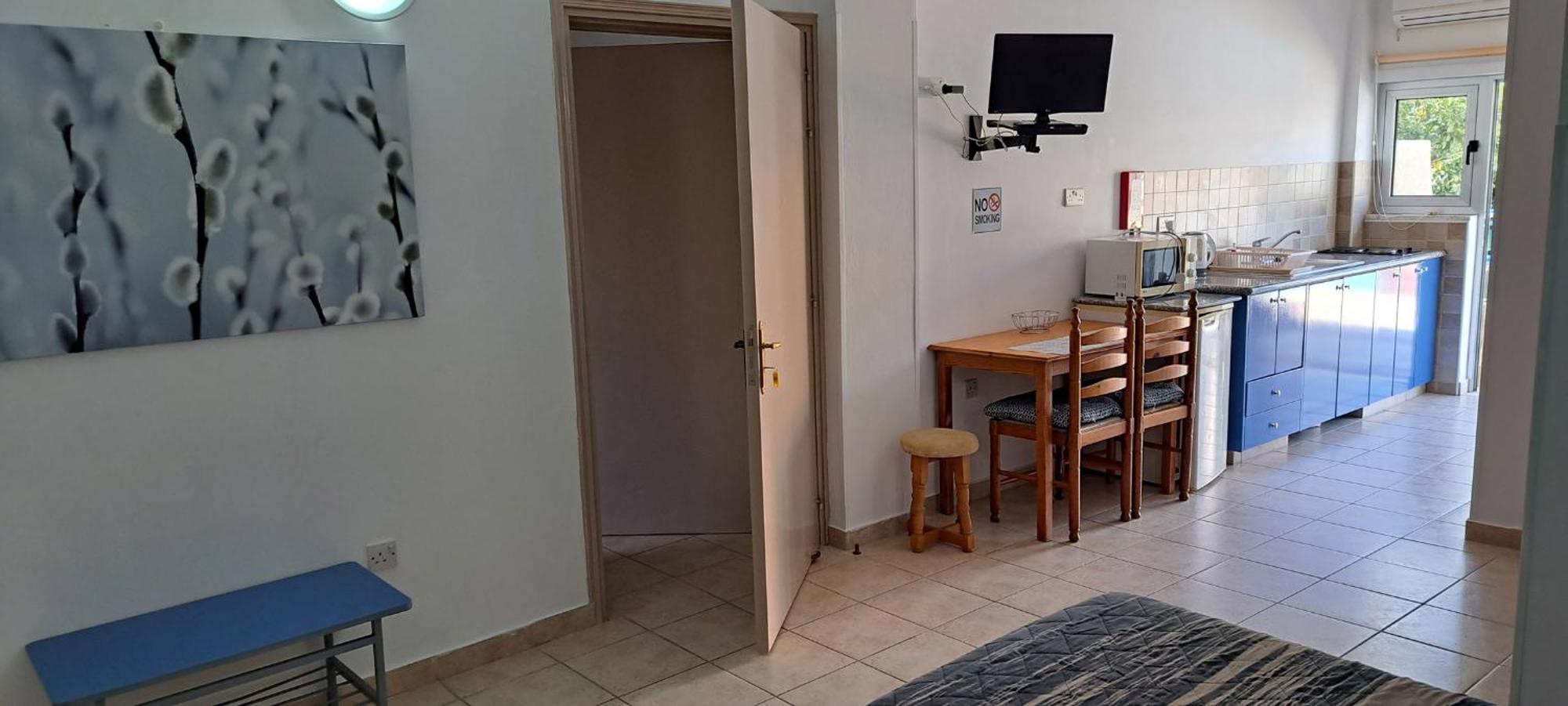 C & A Hotel Apartments Polis Екстер'єр фото