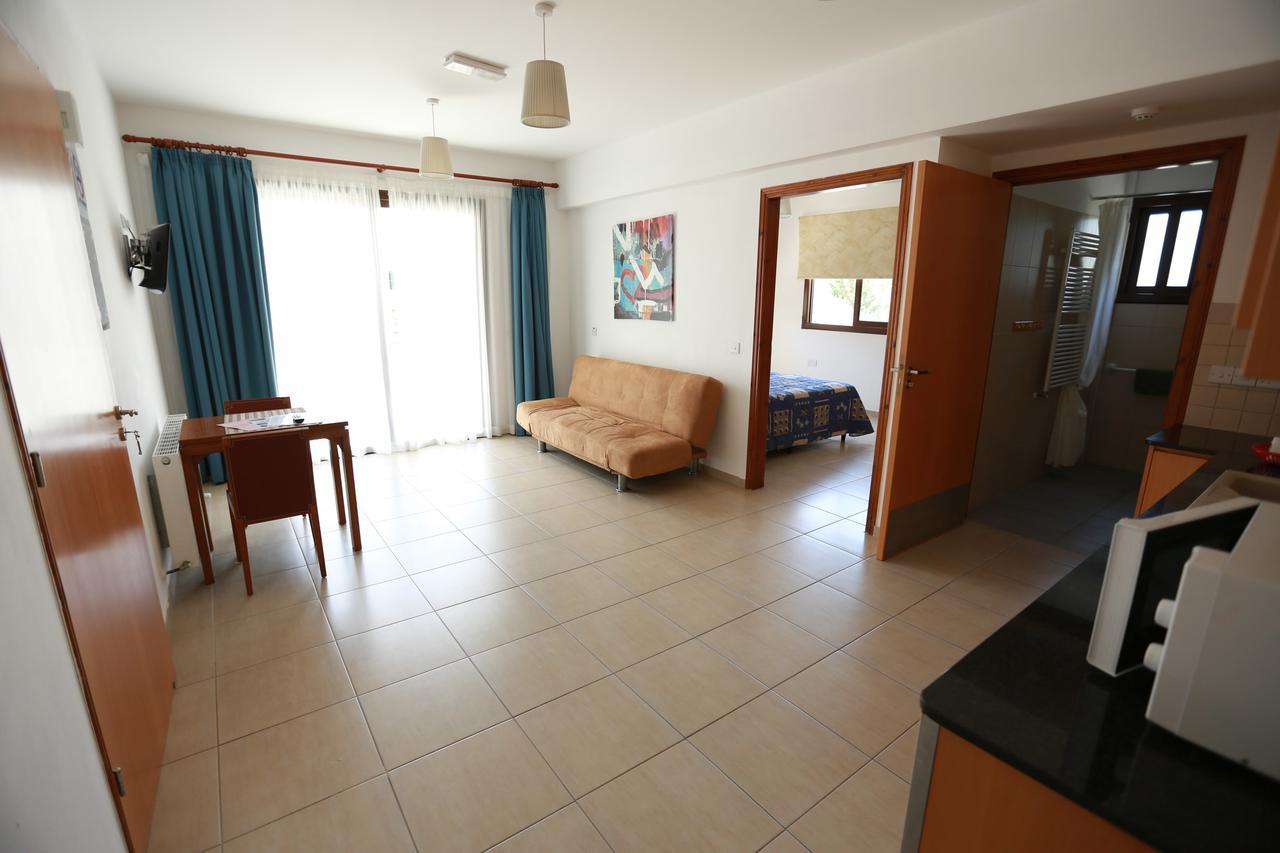C & A Hotel Apartments Polis Екстер'єр фото